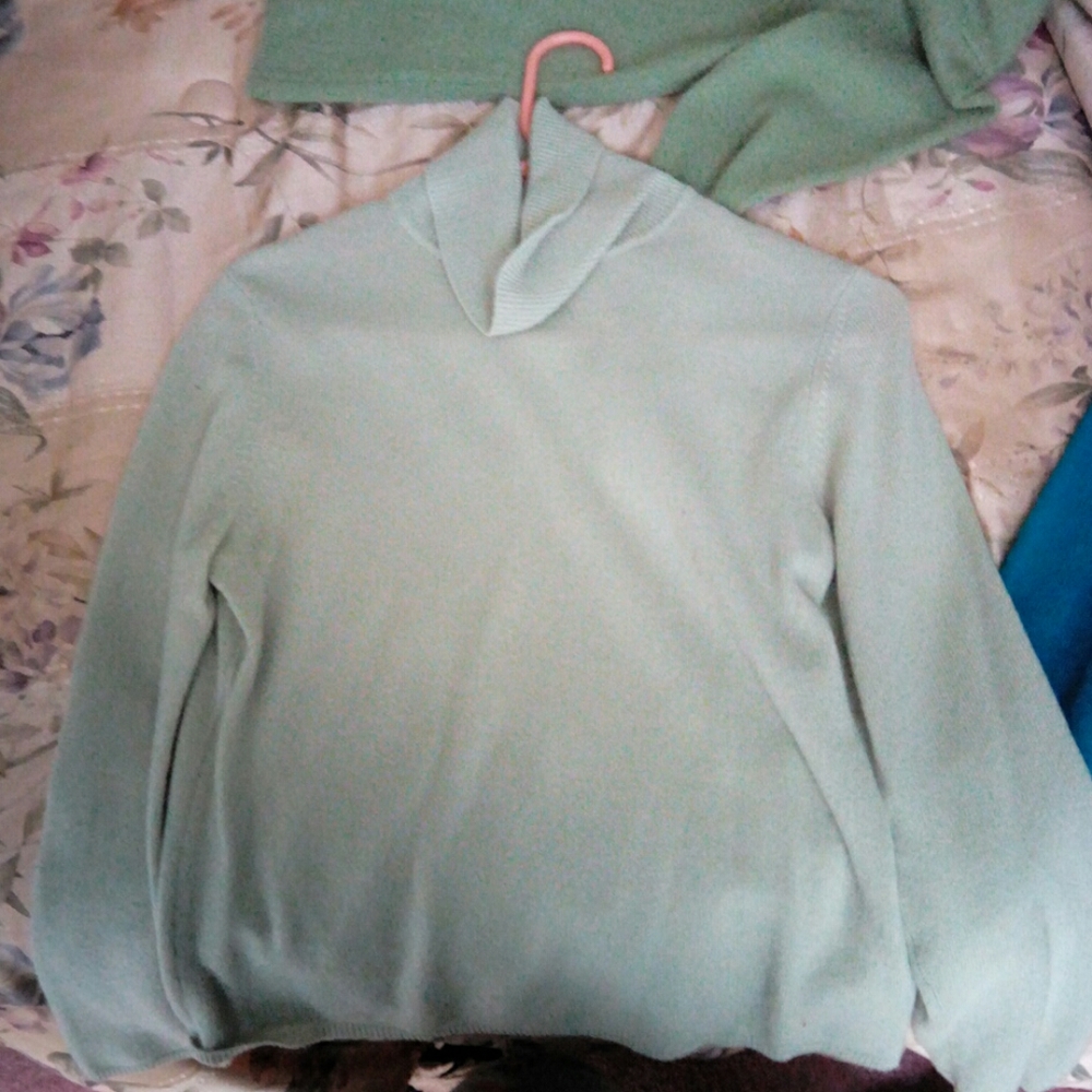 Cashmere sweater